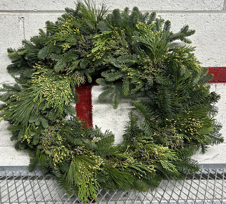 FESTIVE FRESH - 24" (OUTSIDE DIAMETER)